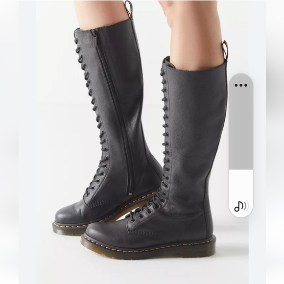 Dr. Martens Shoes - Dr. MARTENS 20-eye lace-up boot size 7 BNWB